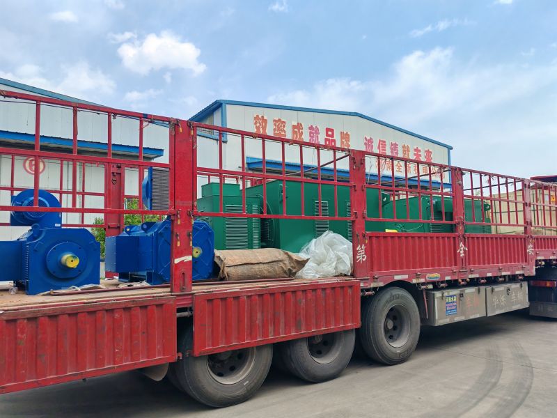 兩台直流電（diàn）機和（hé）兩台交流電機正好一（yī）車貨（huò），出發