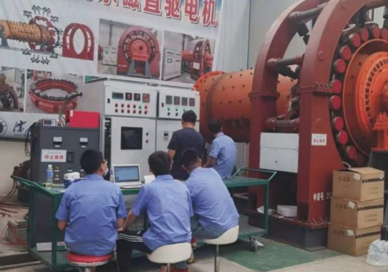 沈陽工業大學研（yán）究團隊對永磁（cí）直驅（qū）球磨機進行調試