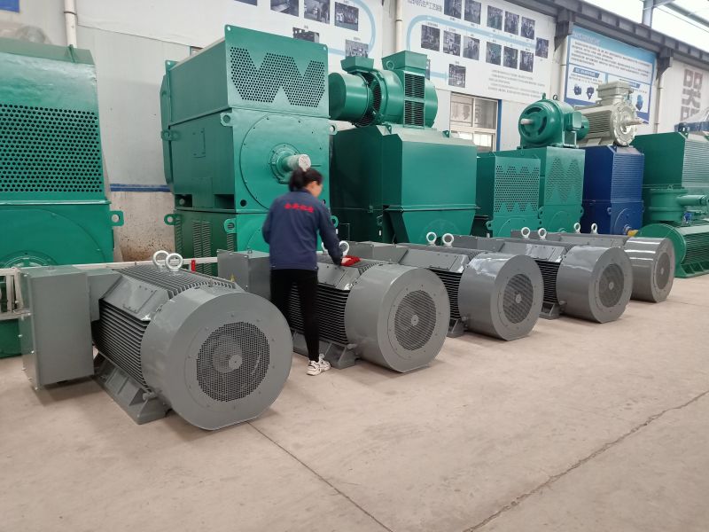 5台電機準備打出口包（bāo）裝發往港口